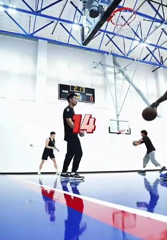 杨瀚森三分练出来了，NBA试训15中14！  这令人震惊的精准度，让这位年轻球员