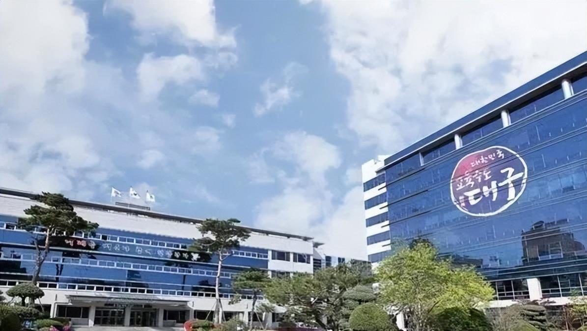 韩国某小学两教师在教室发生性关系，学生目睹后被停职