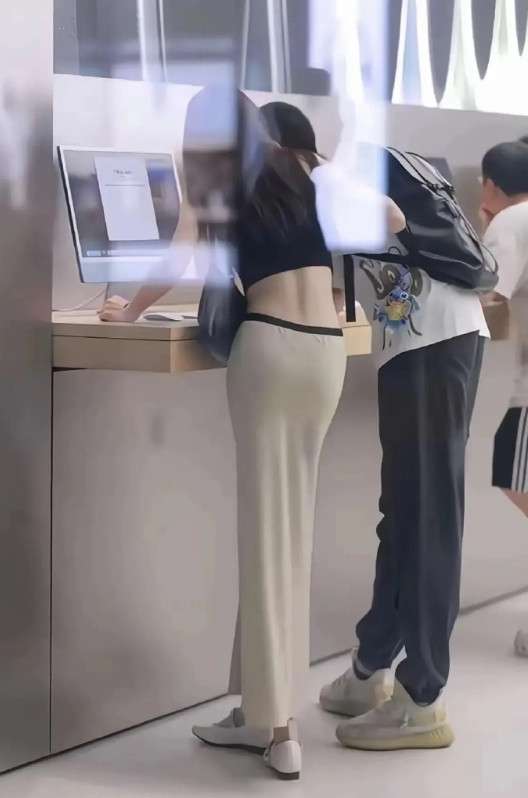 谁知道这电脑是什么牌子？