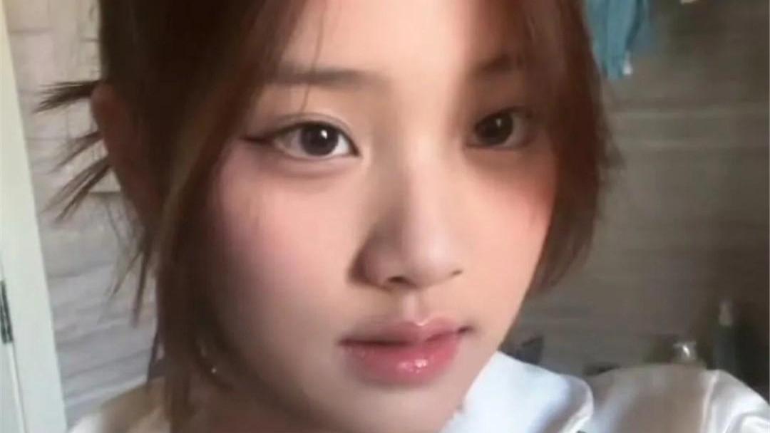 13岁甜馨回复整容，自曝在学校被孤立，生活像800个监控安在身上