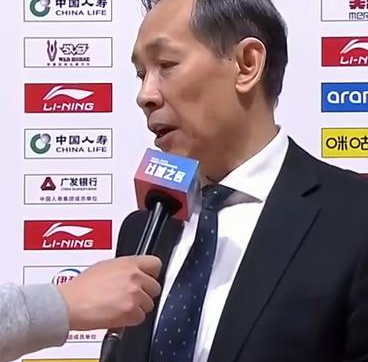 北京男篮主教练许利民谈球队战胜浙江，他表示：这是一场来之不易的胜利，前面我们打得