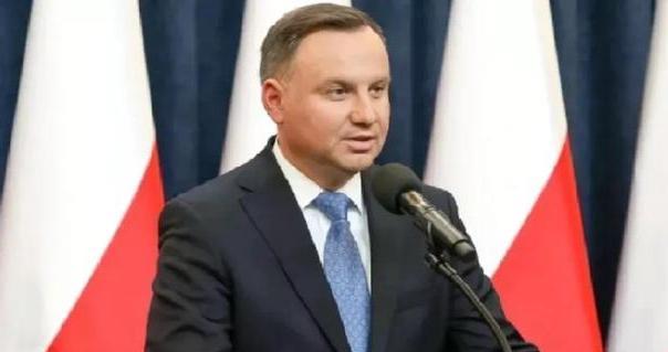 波兰这下可真是摊上大事了！
东方大国一怒之下，给你来个痛快的。话说，波兰在那啥欧