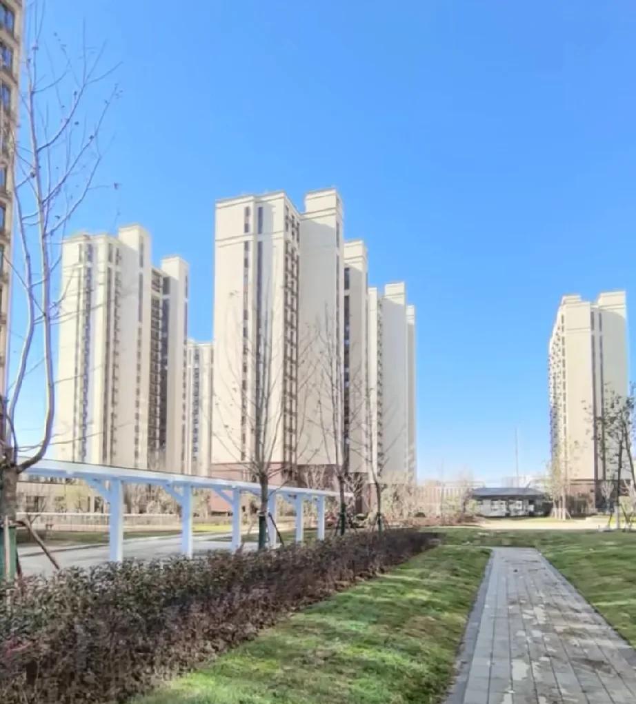 寿县炎刘镇阳光南岸小区被网友投诉噪音扰民，淮南市官方回复了
寿县网友在人民网地方