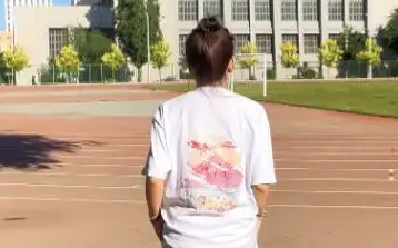 女子高考690分被国科大退档，父母哭诉：全省第一政审被拒，校方回应