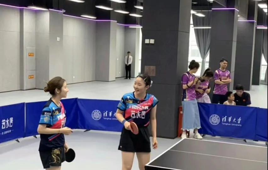 张本美和来到成都和成都高新若水居俱乐部的队友训练，参加加盟以及第三阶段的出征仪式