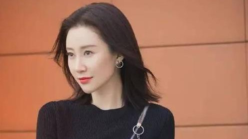 舒畅息影后转型直播！变身主播风格大不同！粉丝直呼意外！