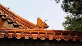 树脂瓦VS琉璃瓦仿古瓦哪个好？看完这篇就懂得如何决择！