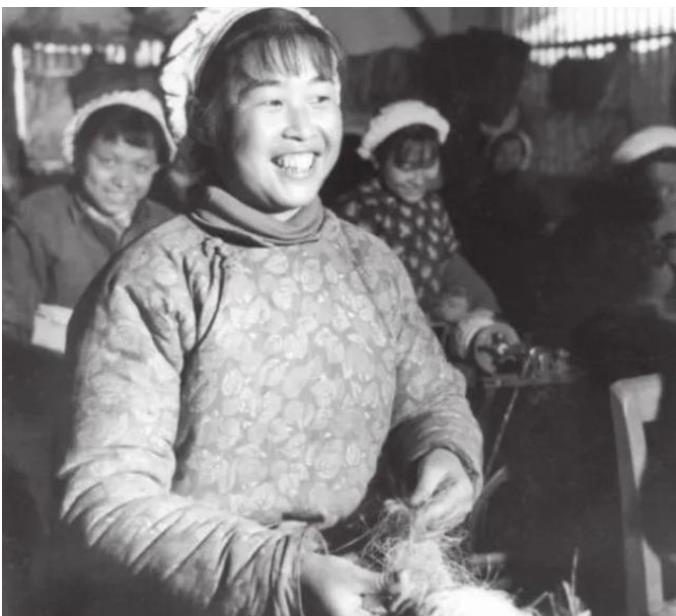 1951年，年仅16岁的“一等渡江功臣”，受邀到毛主席家吃饭，得知功臣没有名字，
