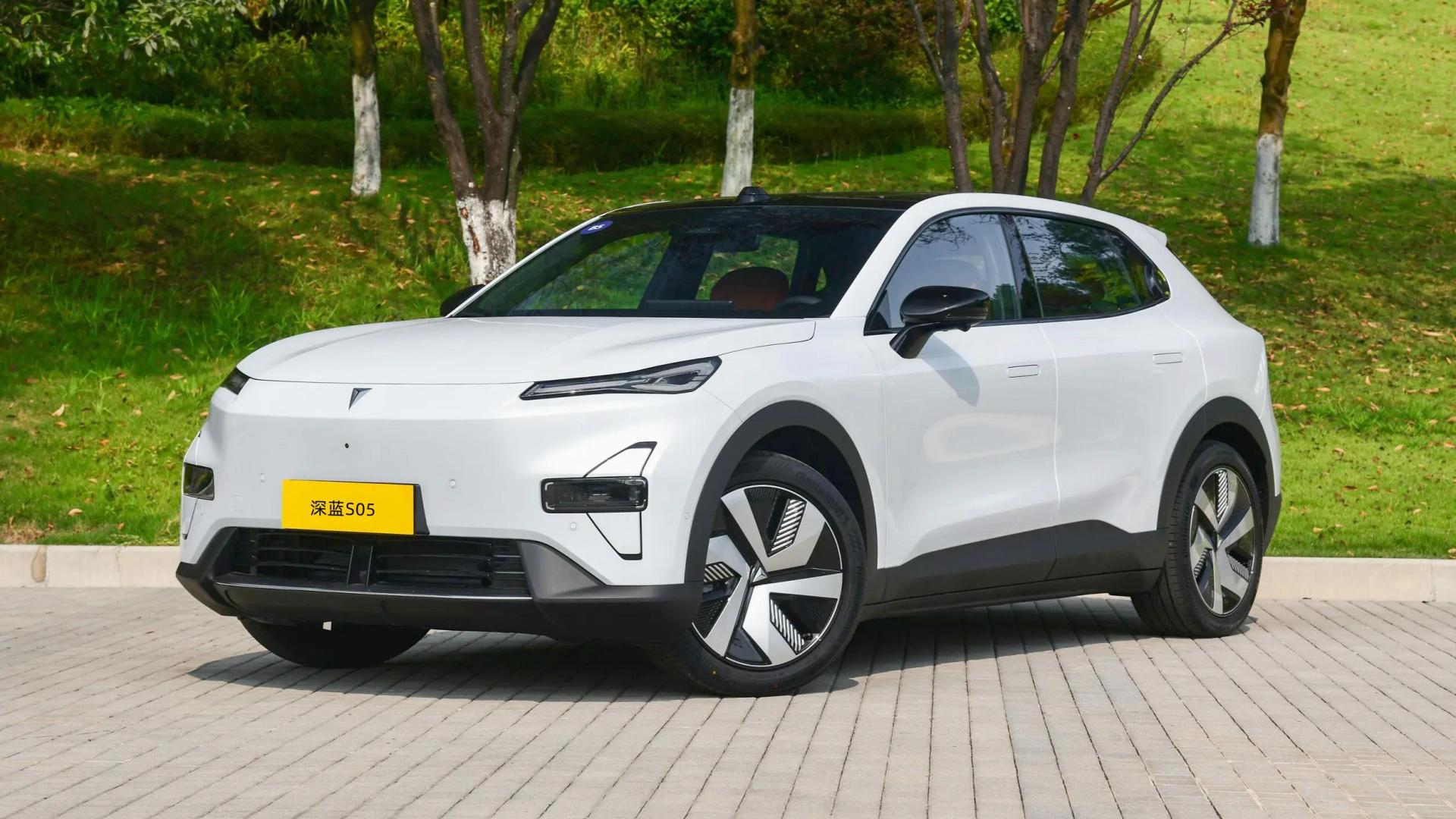 2026款深蓝S05纯电版上市，续航提升至620公里，售价12.99万元起