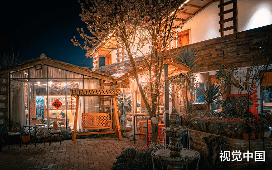 50岁正是闯的年纪，离婚找小年轻才是我该做的事