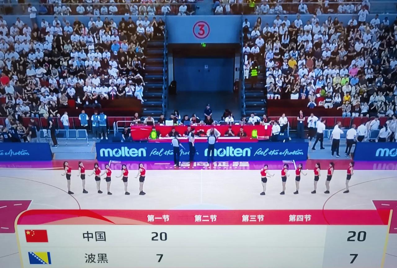 20：7，面对欧洲劲旅波黑队，中国女篮在缺少多达五名主力的情况下，第一节20比7