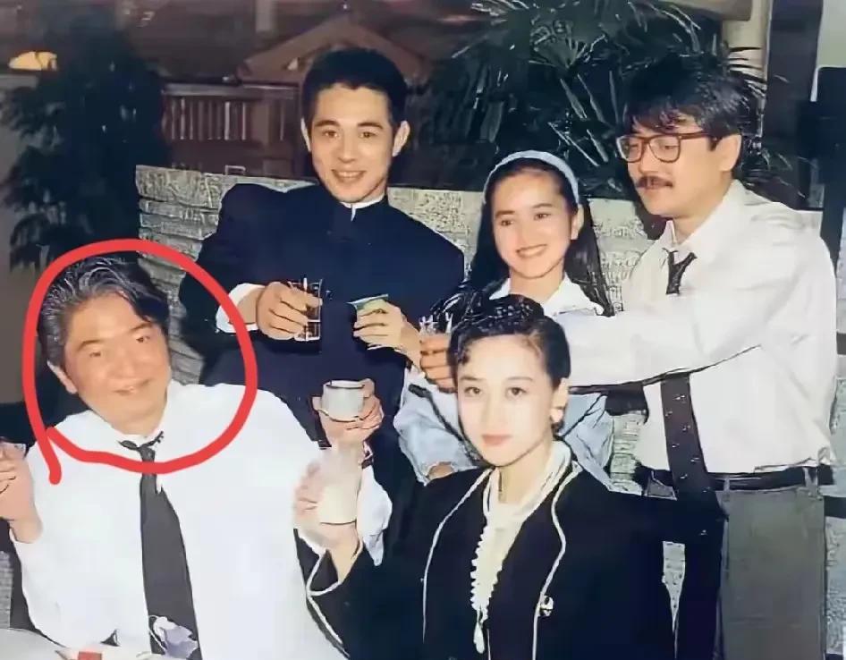 蔡澜和李连杰两口子的这张合影，看起来是很有时代感的，这应该是在上个世纪八九十年代