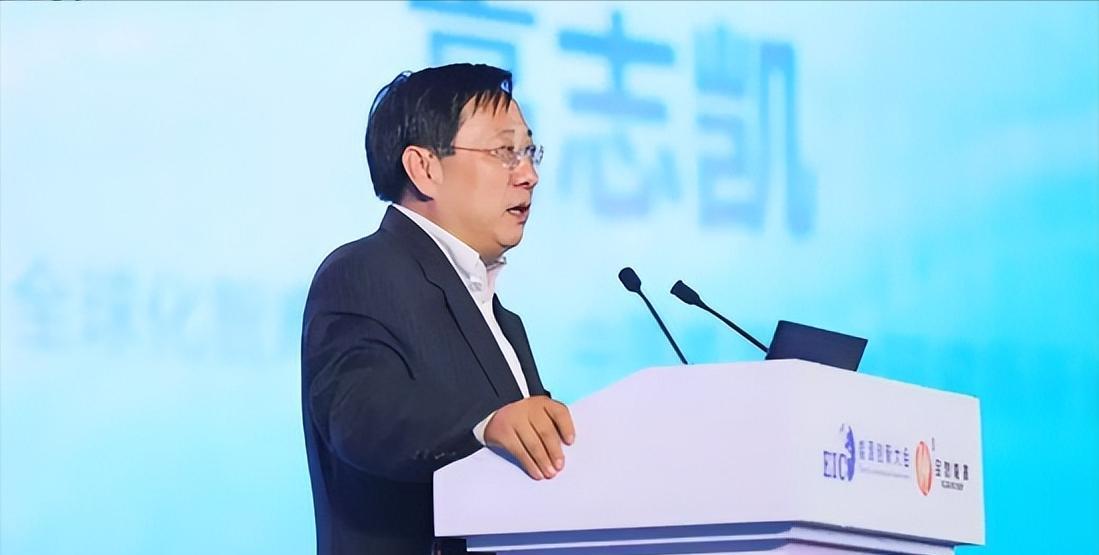 高志凯凭啥厉害？
答案找到了
外交部20年工作经历，耶鲁法学博士的硬实力，在各种
