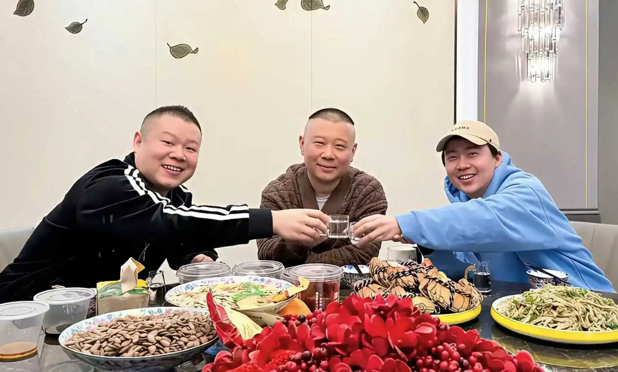 谁更像郭德纲的亲儿子？

