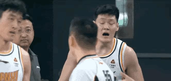 虽然张宁在对阵日本队的比赛中表现抢眼，最后时刻上场就得分，但是依旧改变不了他已经