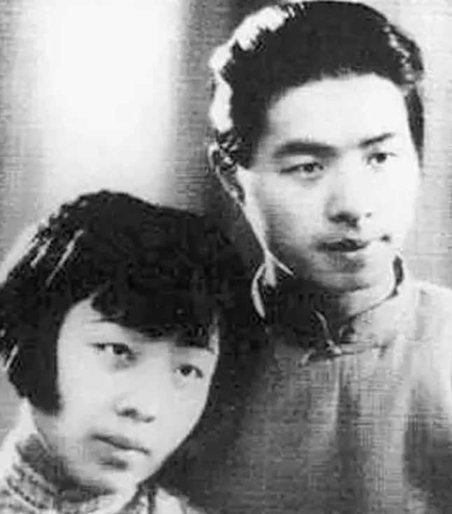 1980年，76岁的丁玲，发文痛骂78岁的沈从文：“贪生怕死的胆小鬼，斤斤计较个
