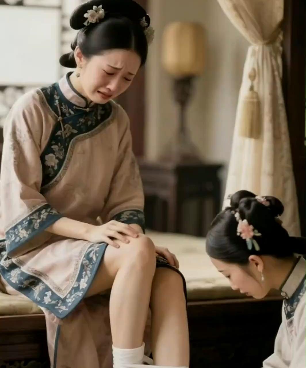 古时候旧社会女子裹足，不仅是为了好看，还有一个难以启齿的原因。
麻烦看官老爷们右