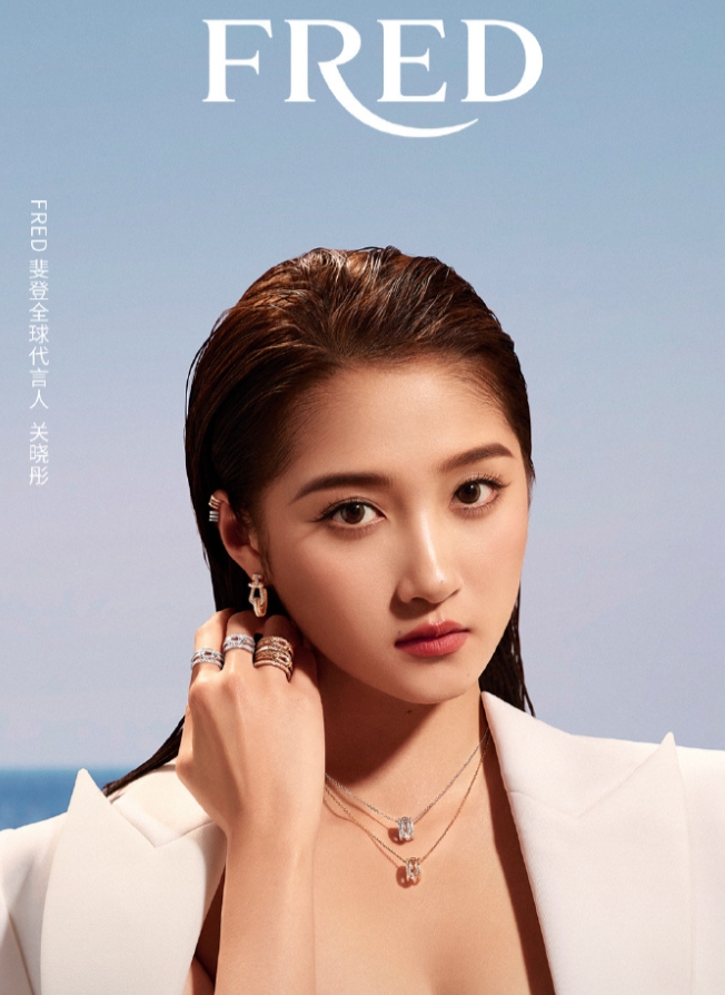 鞠婧祎第一个高奢来了