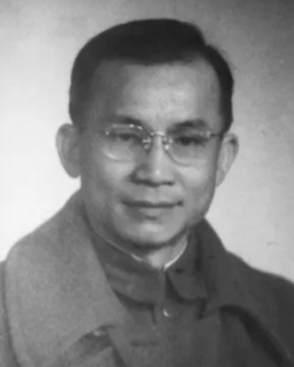 1942年，我党抓捕了一名特务，这人很快就投降了，投降后，他说要回家看望家人，希