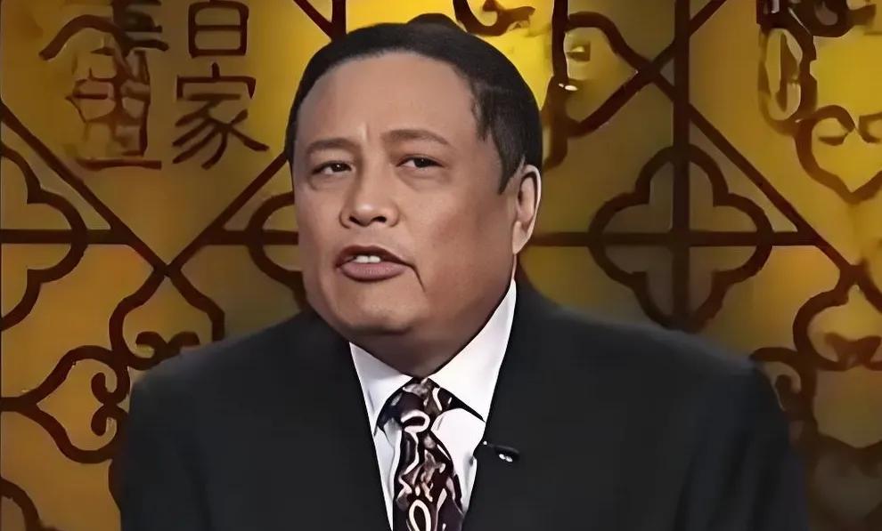 作为一个军人，能说出讨厌战狼，说明几个意思？
第一是认同了西方污蔑我们的说辞，自