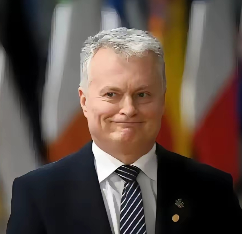 谁能想到，
立陶宛这波“反华押注”输得这么彻底！
当初铁了心跟中国闹掰，以为抱上