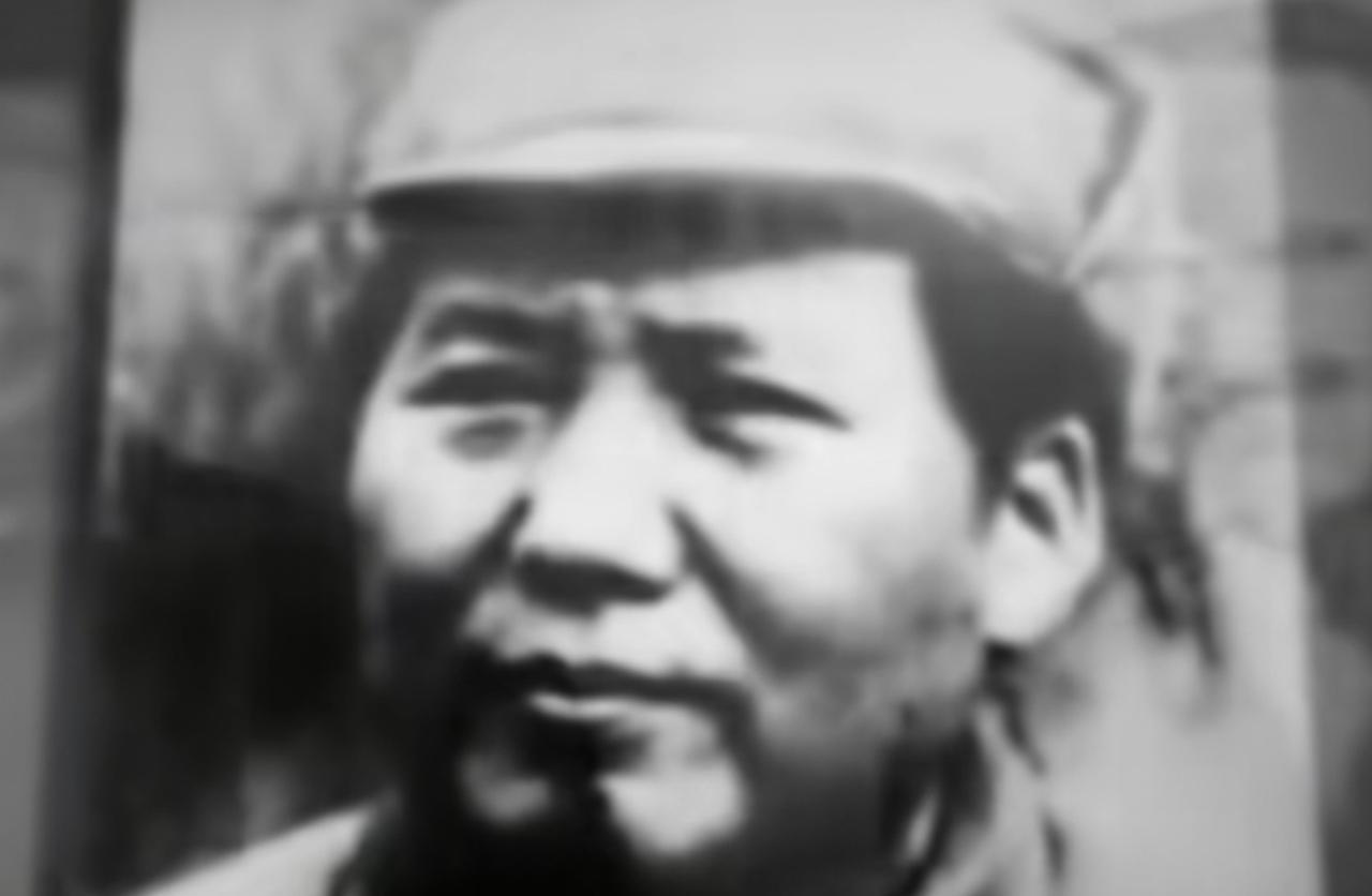 毛主席是与亿万中国人民乃至世界被压迫民族心心相印的世界伟人；老人家“全心全意为人