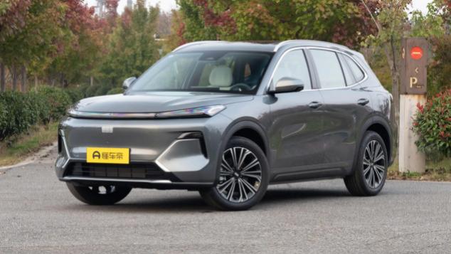 吉利银河星舰7 EM-i与比亚迪宋Pro，谁才是10万级家用SUV更优选？