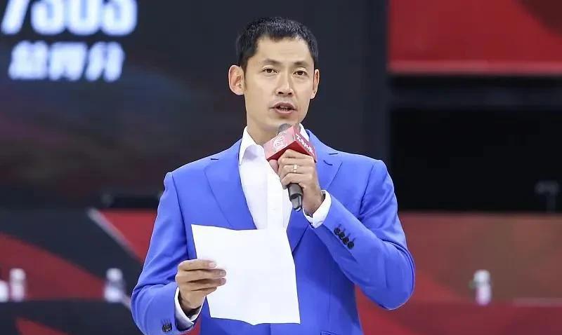 新帅上任三把火！三名球员被清洗
近日北控队官宣张庆鹏担任主教练，来到北控队，新帅
