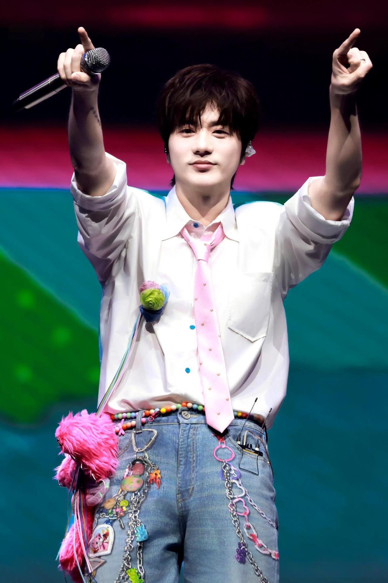 6月21日，陆虎受邀到苏州参加“好好星球演唱会”，其他的嘉宾我一个也不认识，难道