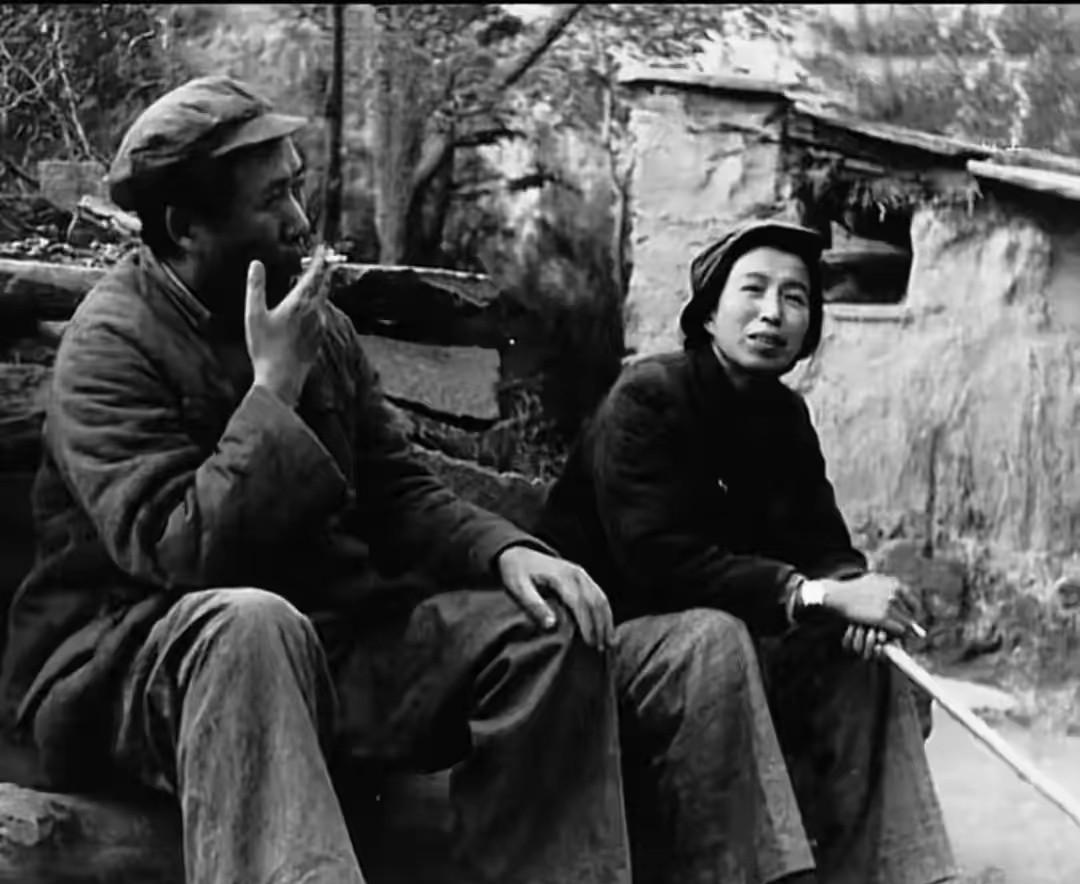 敌人就在他们附近，他却如此的泰然自若，人类历史上的第一人非他莫属，试问谁人能比？