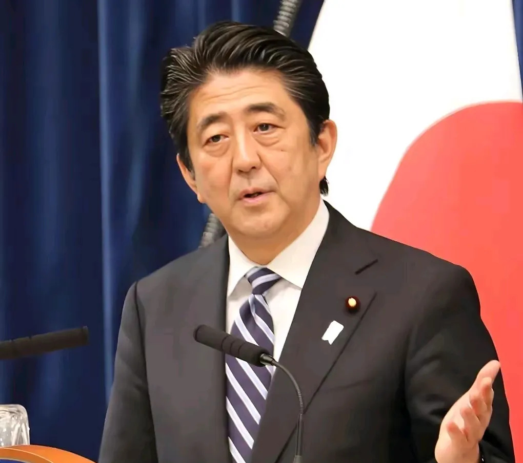 安倍遗孀会晤美俄领导人











天哪！你绝对想不到，一个没有官职的