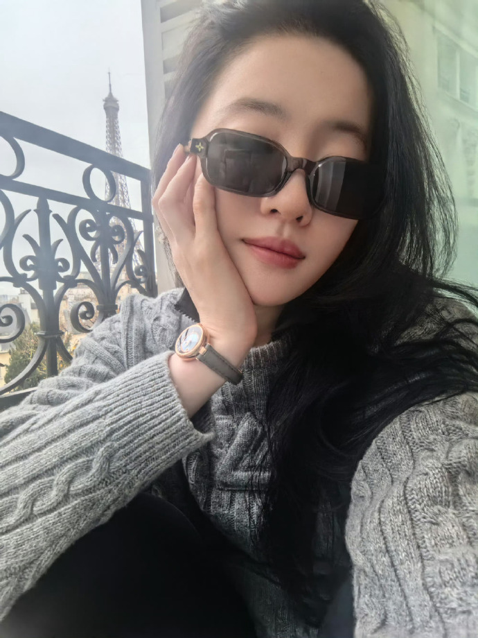 代言多少能破十年，这也是奇迹，见证过低谷，巅峰巨星也能一直在，硬广没停过，如果未