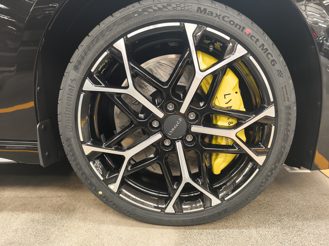 性感03大卡钳
就这轮胎跑高速那是不是嘎嘎稳当啊，领克03➕车主速速出来给大家伙