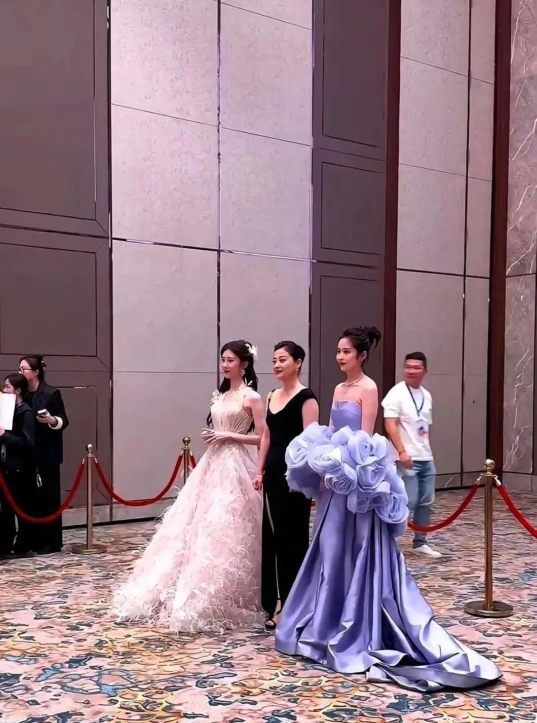 来看看这是哪三个美女明星？