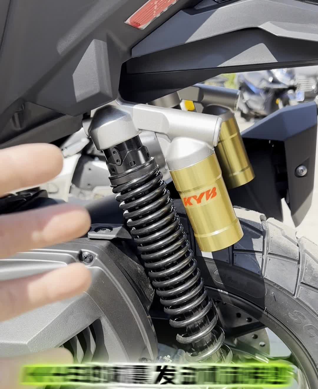 Honda adv350。
仪表上这个功能代表什么？把侧支撑收起来，侧撑之后有