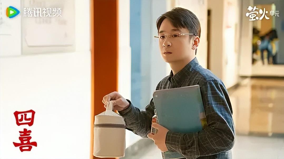 《四喜》黄澄澄，搭档万茜赵丽颖欧豪没红，这回凭胡老师真出圈了