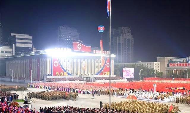 朝鲜为什么要在夜晚，举行阅兵仪式呢？是出于安全考虑吗？