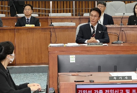 6月27日，韩国首尔中央地方检察厅发布公告称：“已把金候选人（金民锡总理）相关的