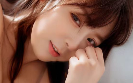 “你不用和她来真的，事后还能继承遗产，爸，你可别耽误我的钱途！”  看着白眼狼女儿，我脸暗自庆幸…