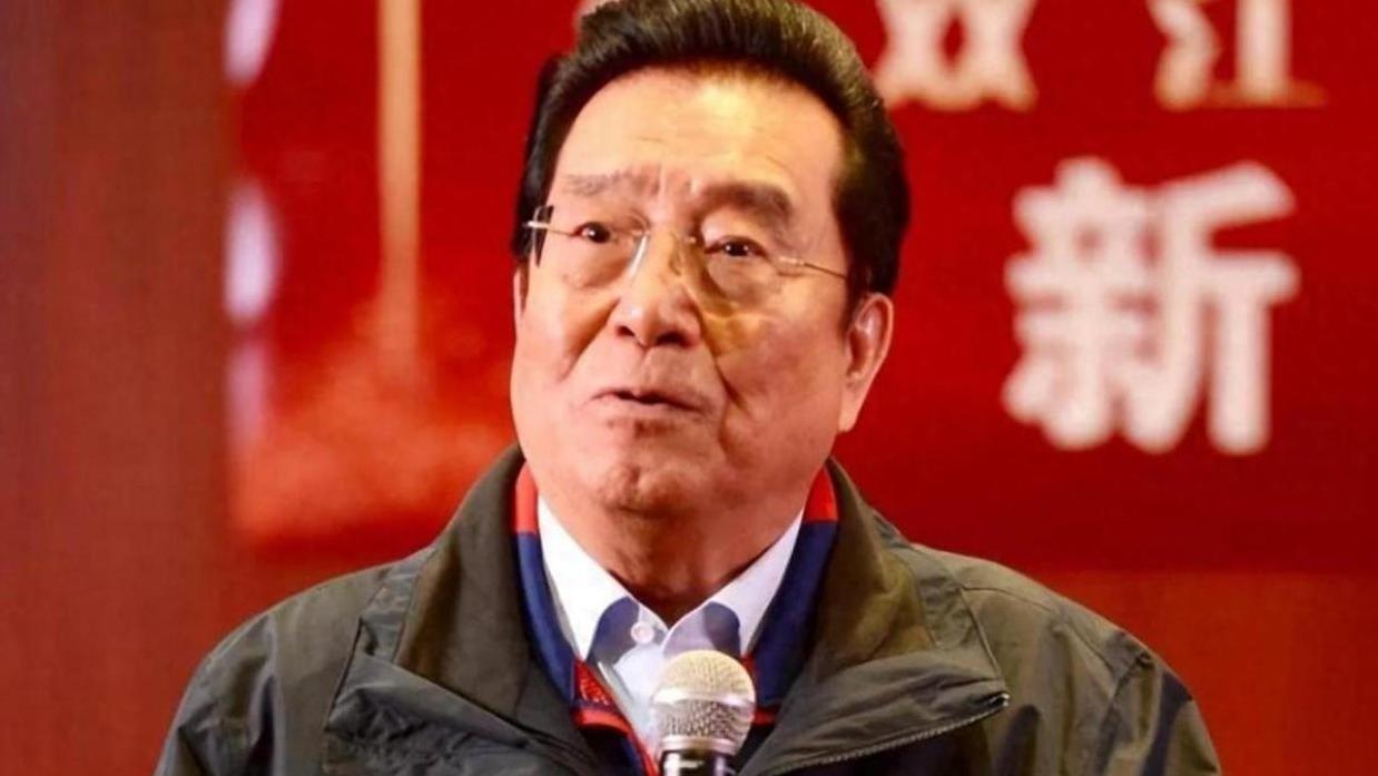 李双江长子李贺：没享受过李天一的生活，却保住了父亲晚年的体面