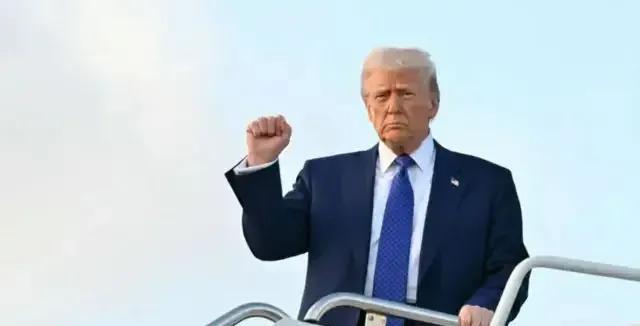 美国总统特朗普终于摊牌了，特朗普称，他可能无法促成俄罗斯和乌克兰之间的和平。
特