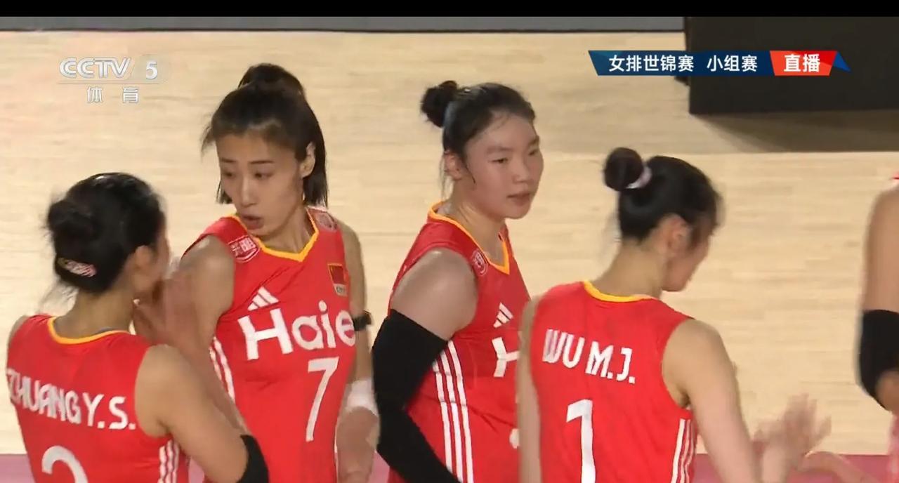 中国女排快变+高度，打多米尼加才见效，张籽萱成熟很快
今晚的比赛看似争小组第一，