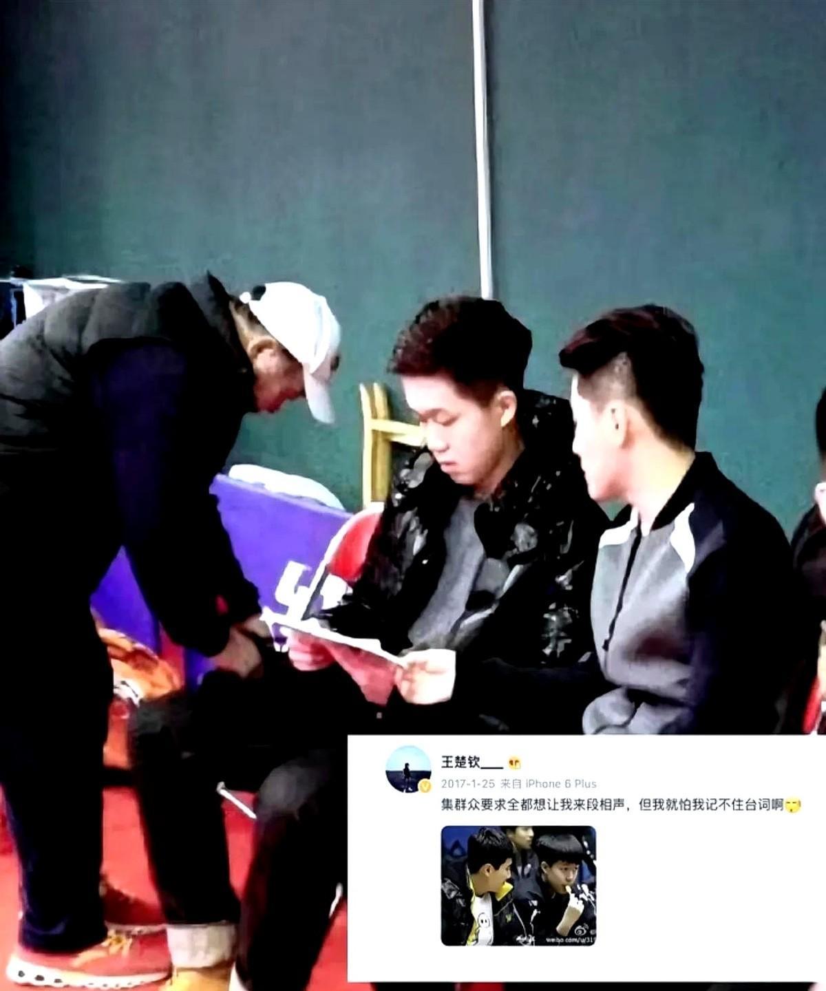 想不到吧，哥还会相声，自导自演的那种。
当时他写完脚本拉着室友排练，结果刚开口就