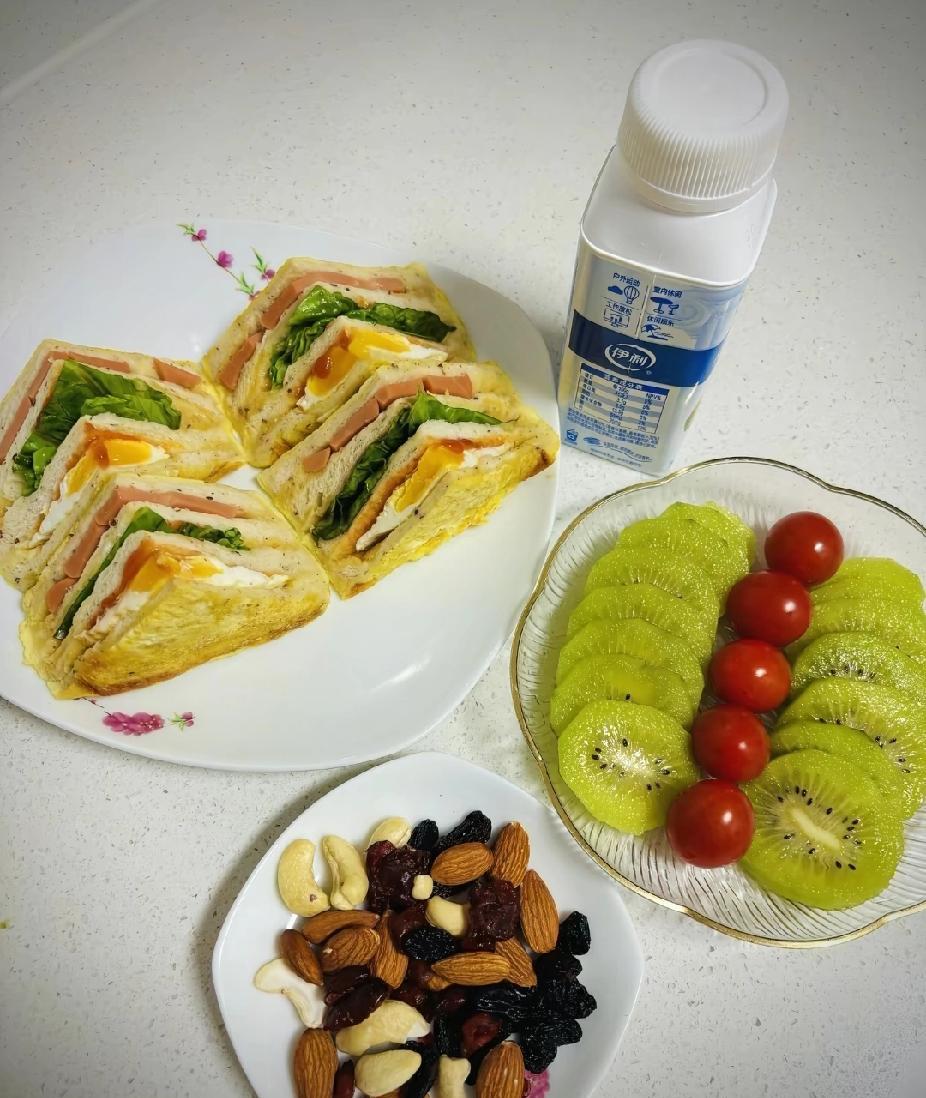 做婆婆的一定要记住这几句话
记住了
做到了
你就赢了
一，不要挑剔你的儿媳妇
你