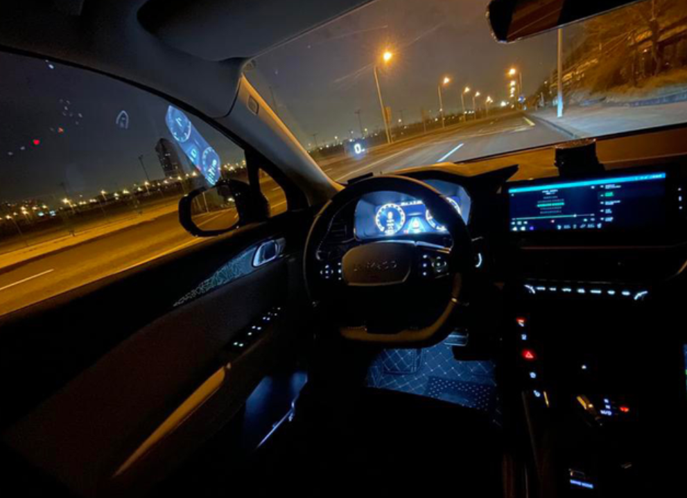 领克06耀，整整快两年，开了14000 km左右，主要公司出差时间多，自己车就停