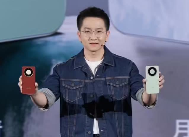 巨型充电宝荣耀X70来了，8+128 1399起，阿知简单排一下配置：
830