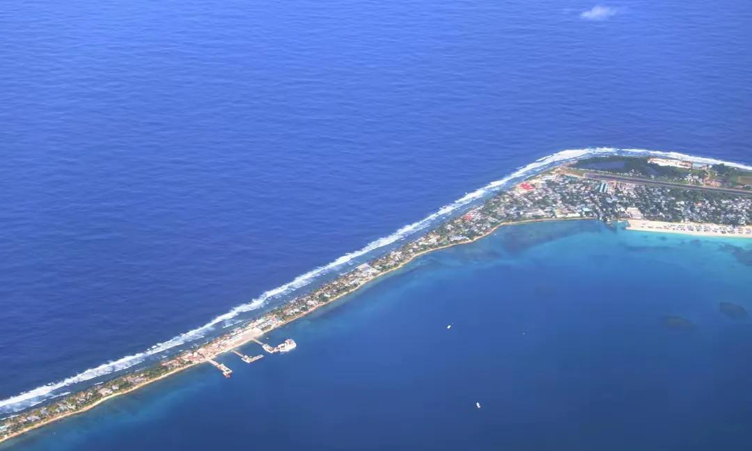 图瓦卢????准备迁国，呼吁他们到中国来！
    在这个世界上，首都搬迁是常有