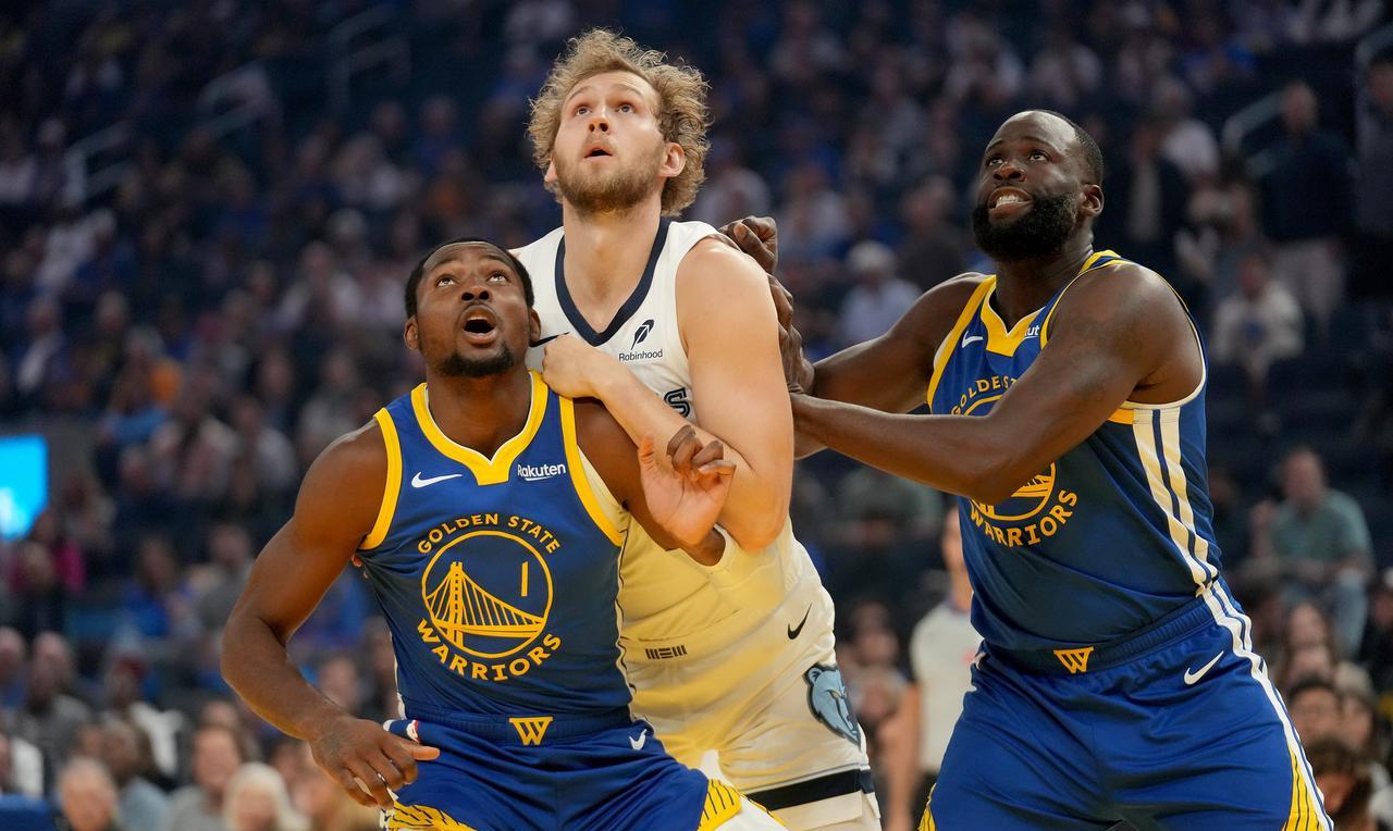 从上个赛季的使用犹豫和不太信任，到了本赛季大量使用和增加战术地位。库明加休赛期和