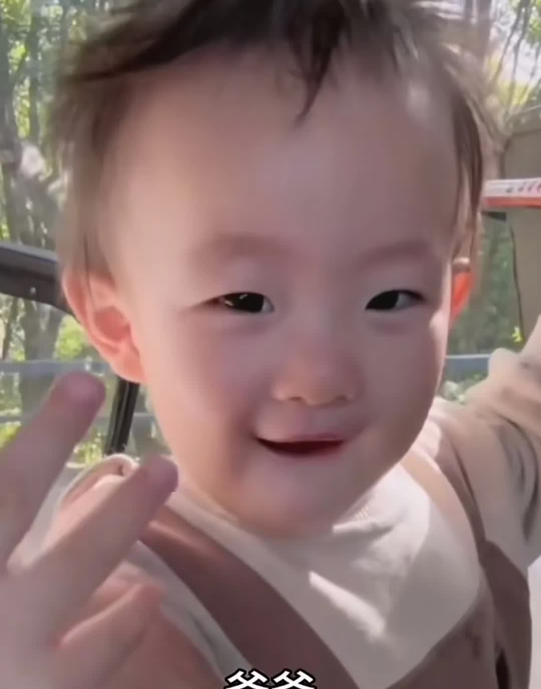 我果然没猜错，黄一鸣才是人生赢家。
全网只有她敢撕王思葱，因为她有底气啊。即使