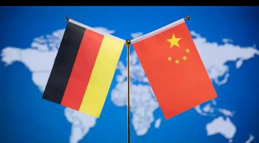 德国外长对我们大放厥词！8月17日，根据外媒报道，德国外长在出访日本和印度尼西亚